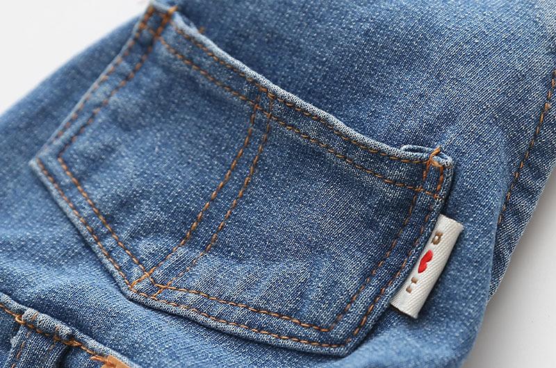 French bulldog pants - image showing the pockets on the pants